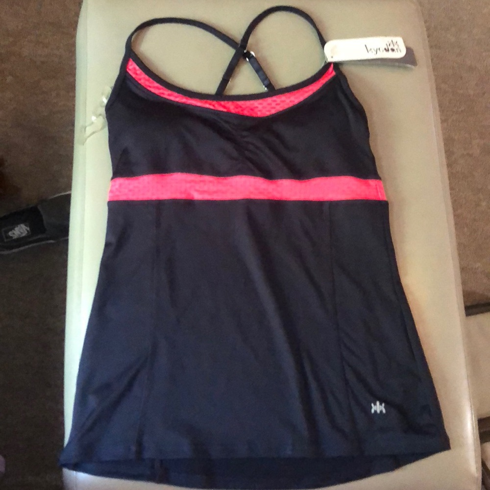 Kyodan workout top in navy, built in bra, small